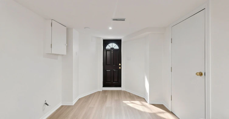 Basement-68 Macpherson Avenue, Toronto, ON, M5R 1W8 - 10