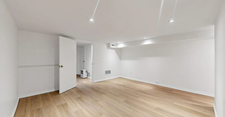 Basement-68 Macpherson Avenue, Toronto, ON, M5R 1W8 - 6