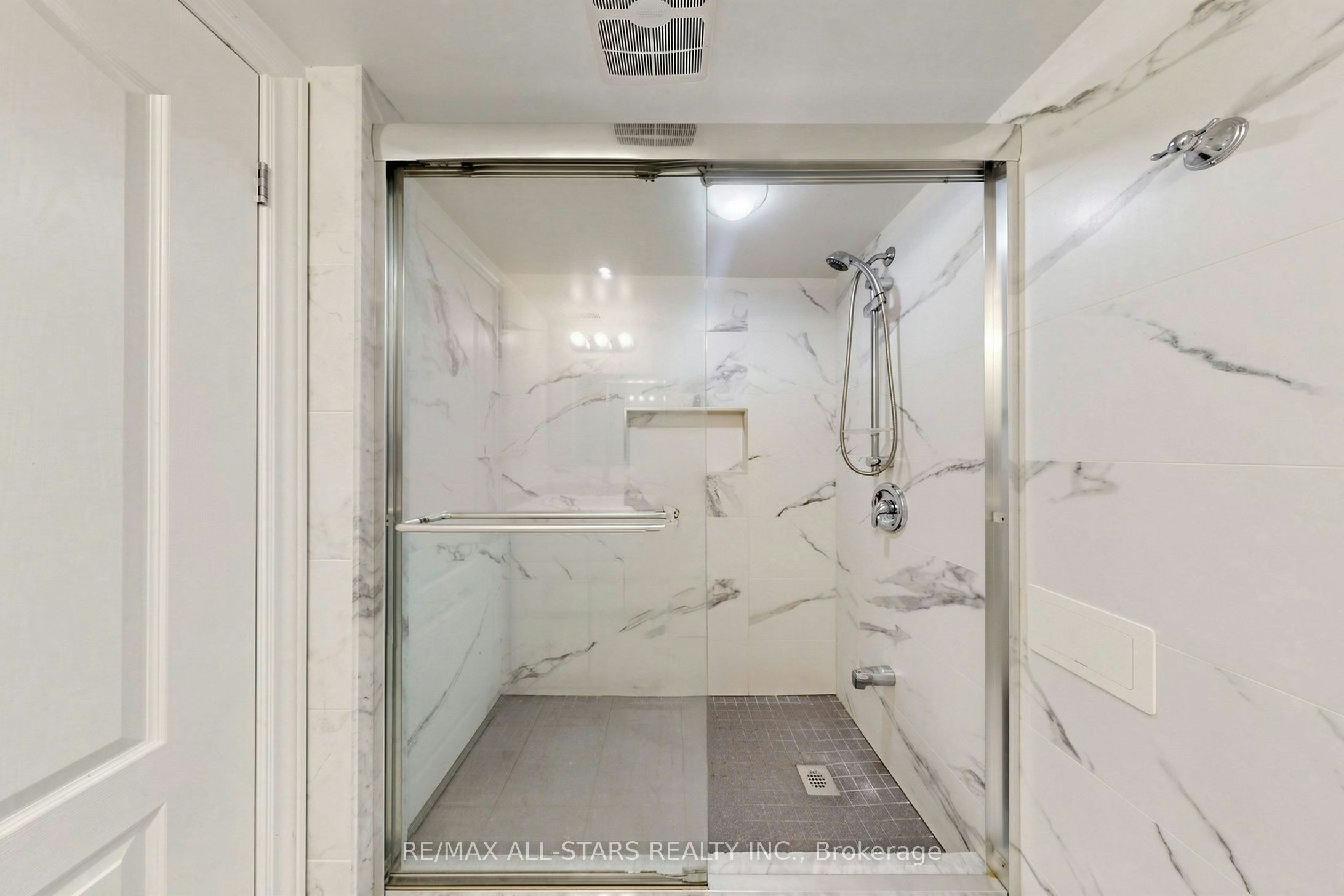 Basement-68 Macpherson Avenue, Toronto, ON, M5R 1W8 - 16
