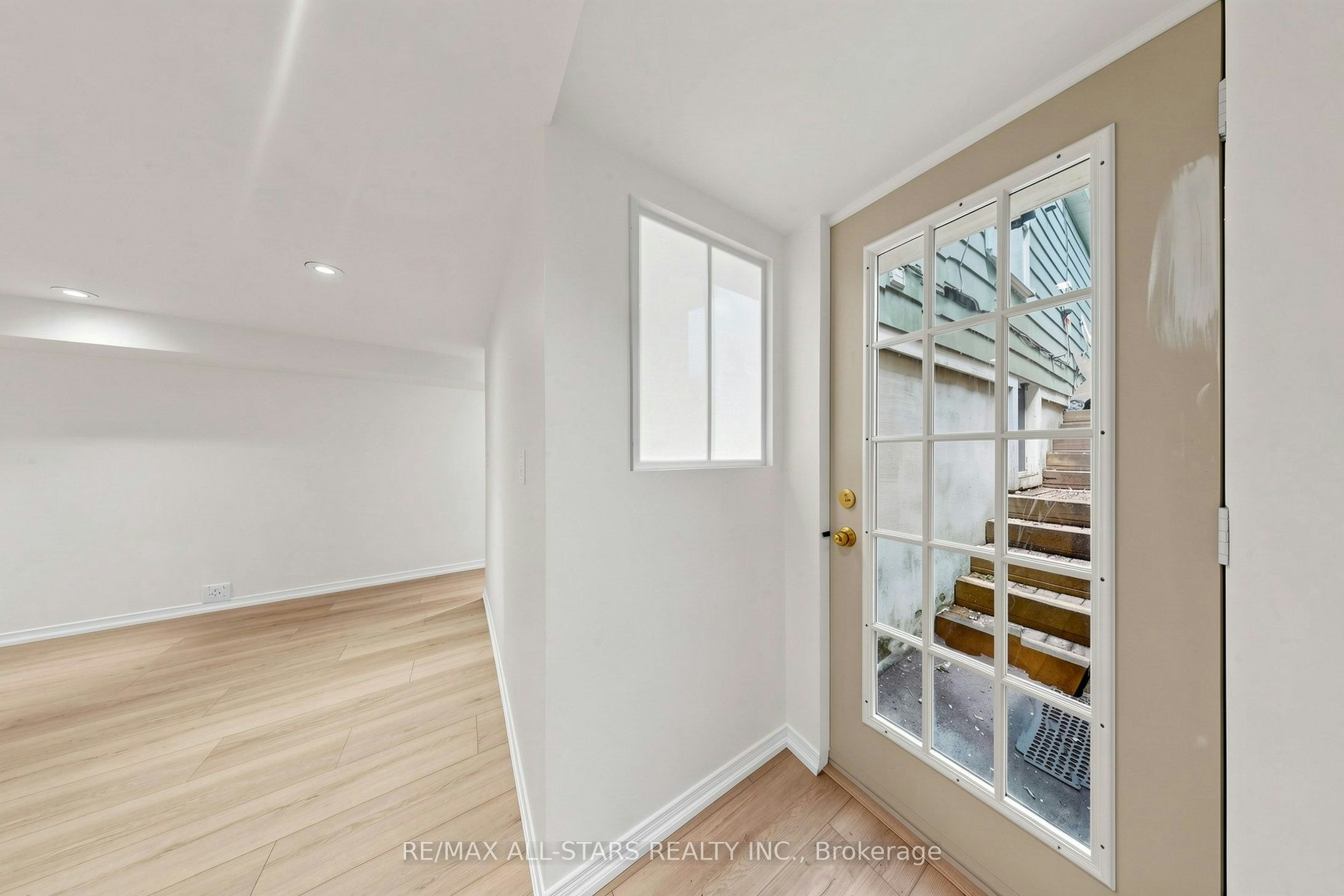 Basement-68 Macpherson Avenue, Toronto, ON, M5R 1W8 - 2