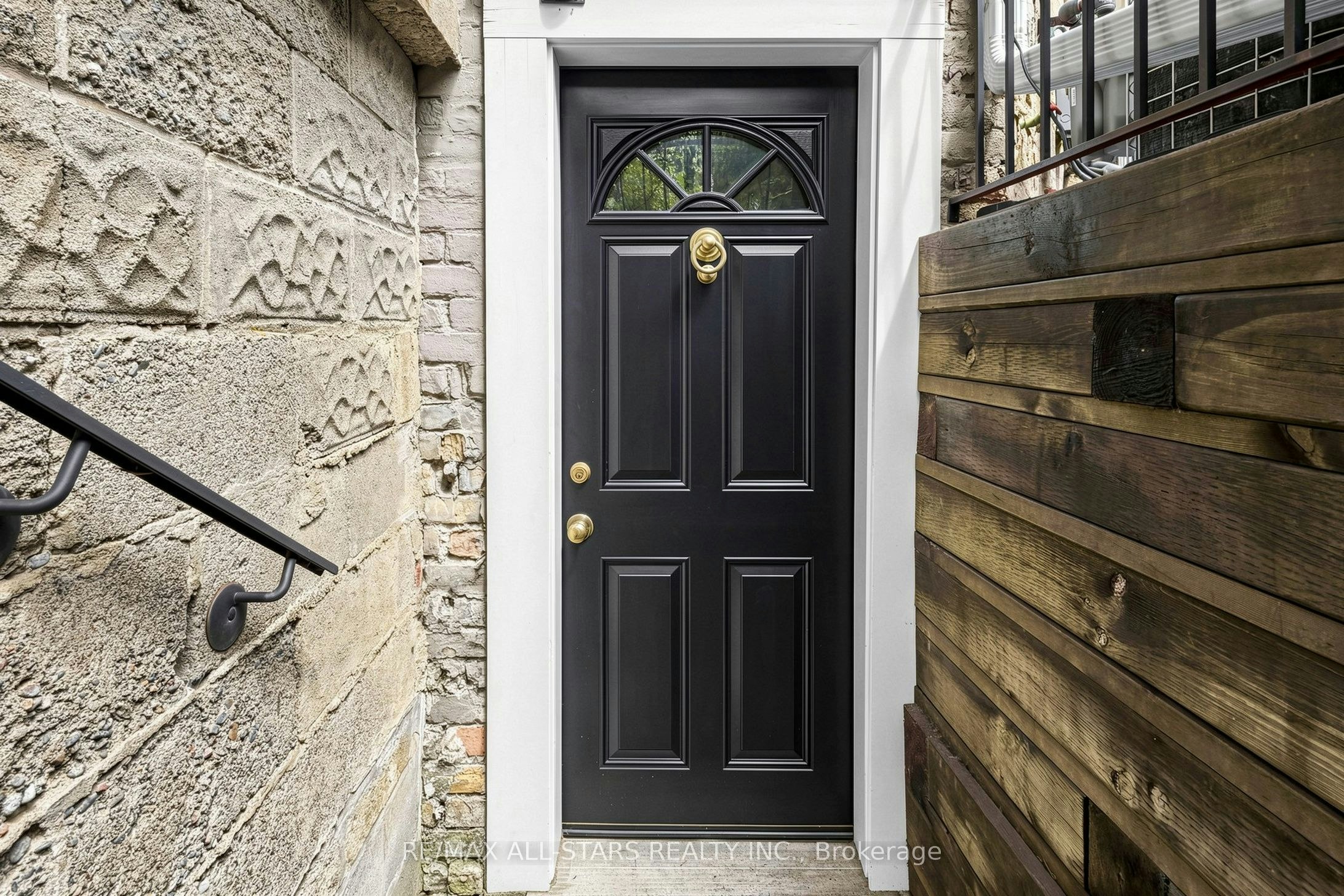 Basement-68 Macpherson Avenue, Toronto, ON, M5R 1W8