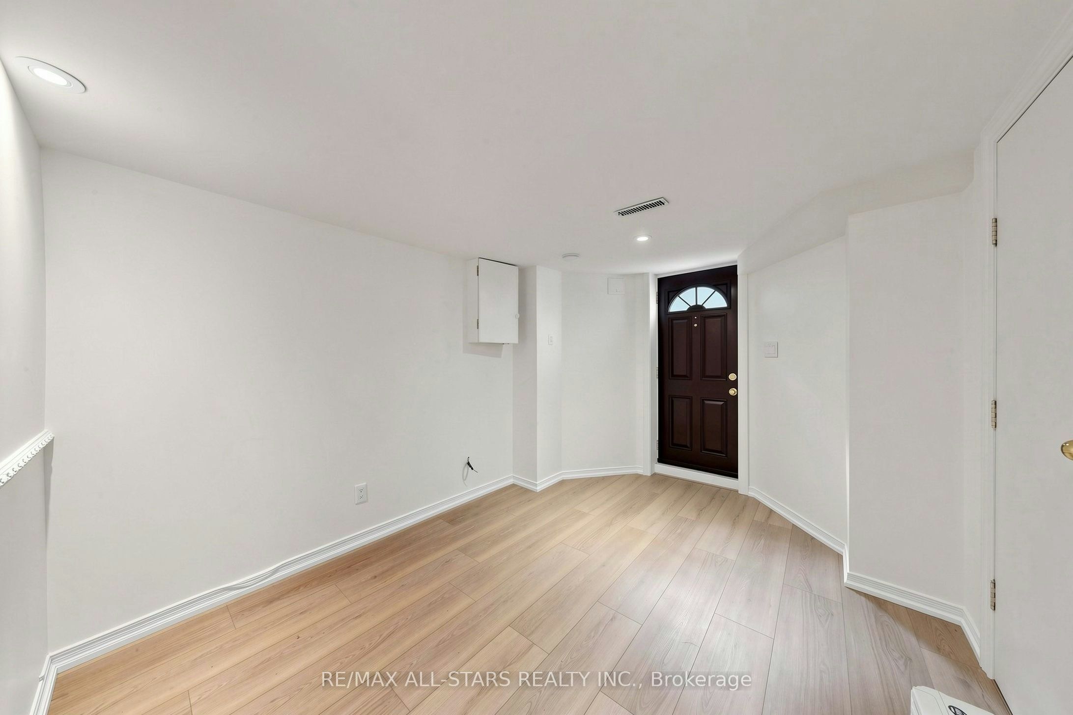 Basement-68 Macpherson Avenue, Toronto, ON, M5R 1W8 - 9