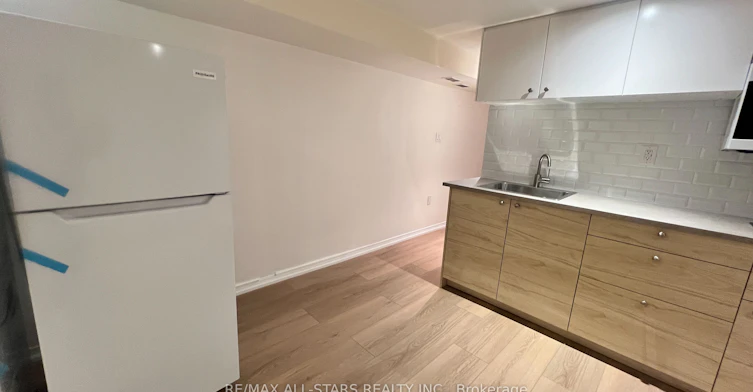 Basement-68 Macpherson Avenue, Toronto, ON, M5R 1W8 - 19