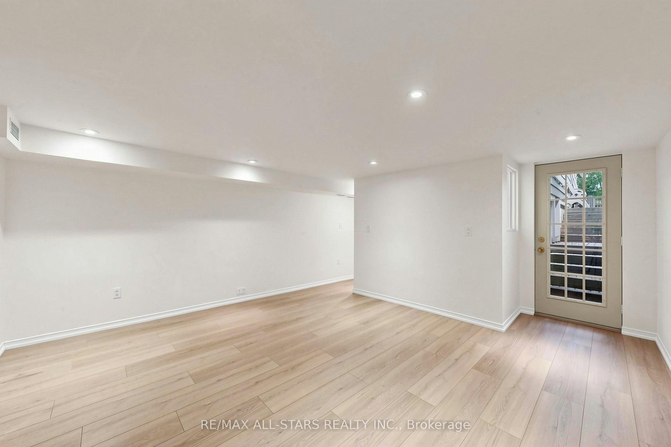 Basement-68 Macpherson Avenue, Toronto, ON, M5R 1W8 - 3