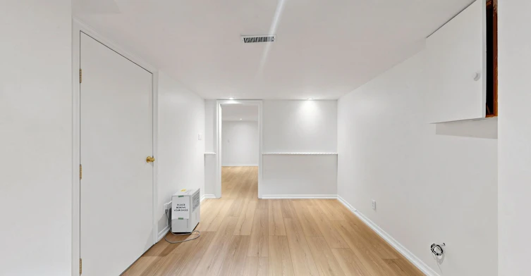 Basement-68 Macpherson Avenue, Toronto, ON, M5R 1W8 - 11