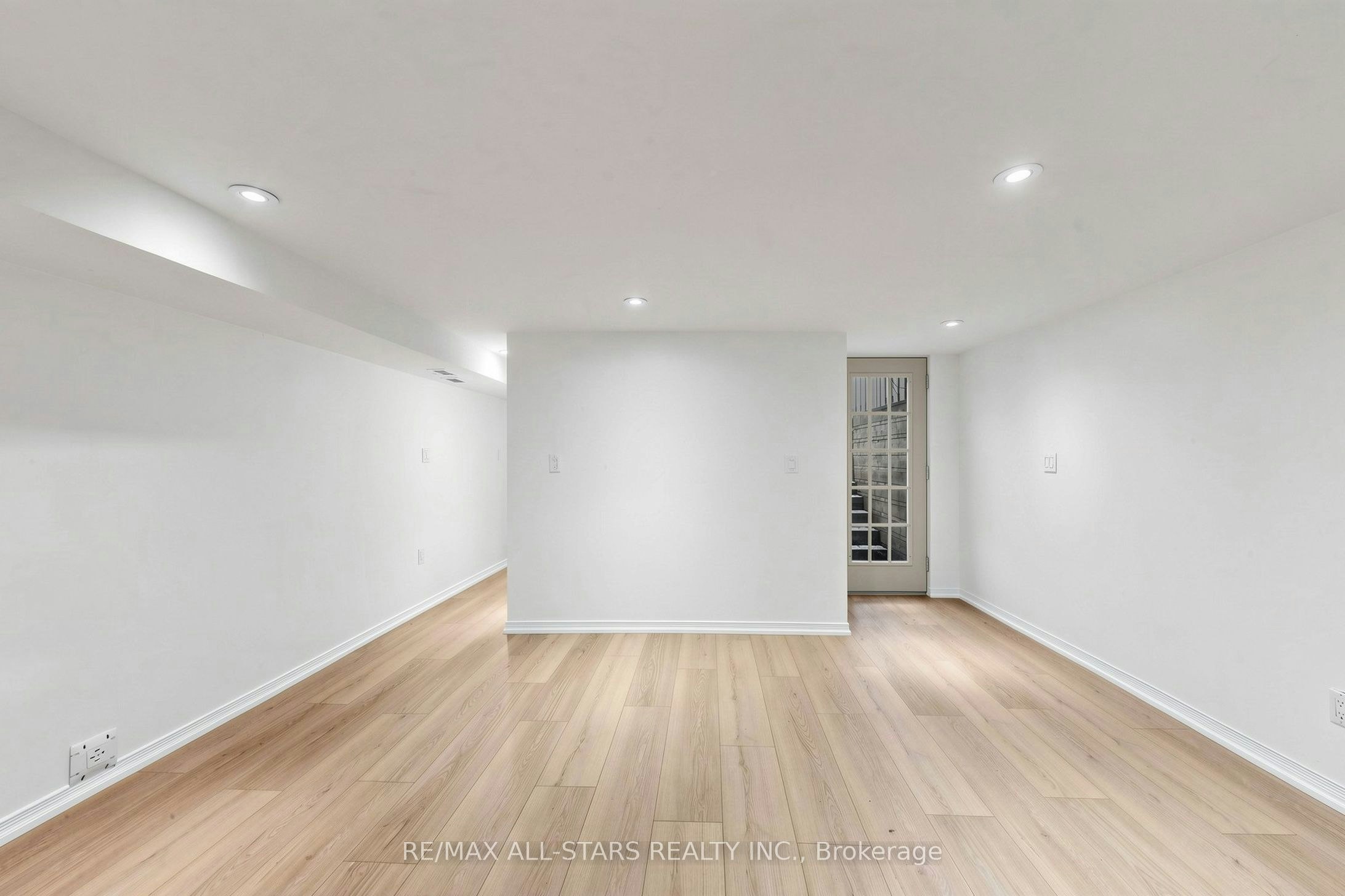 Basement-68 Macpherson Avenue, Toronto, ON, M5R 1W8 - 4