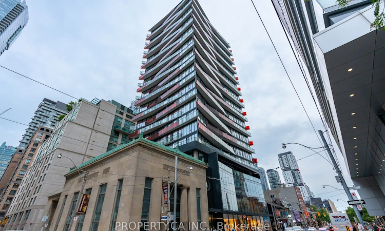 1616-215 Queen Street W