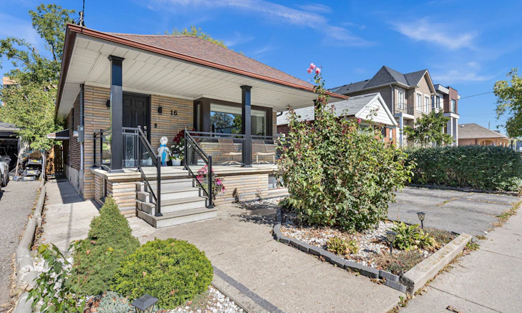 16 Sultana Avenue