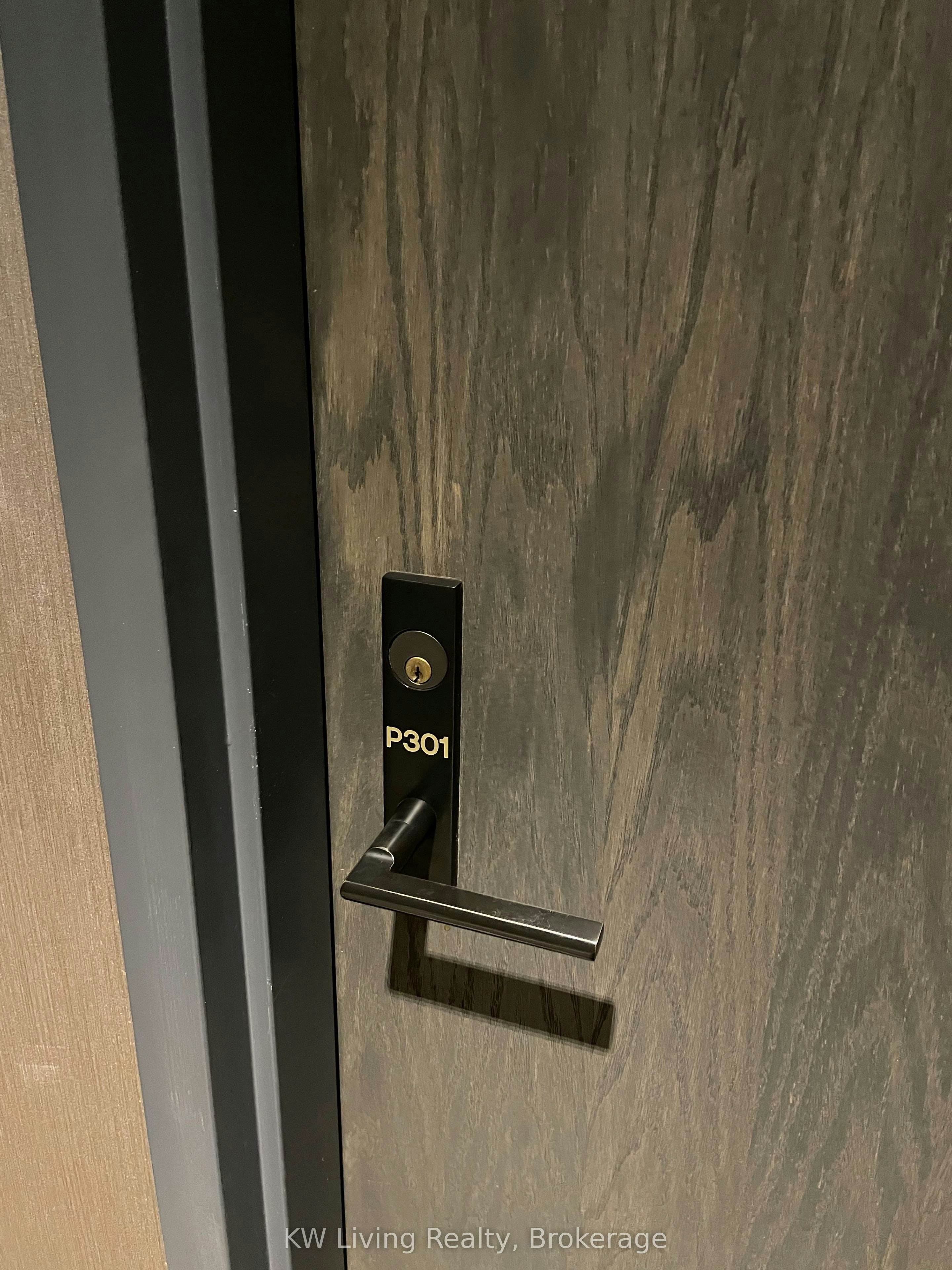 Ph301-426 University Avenue, Toronto, ON, M5G 1S9 - 2