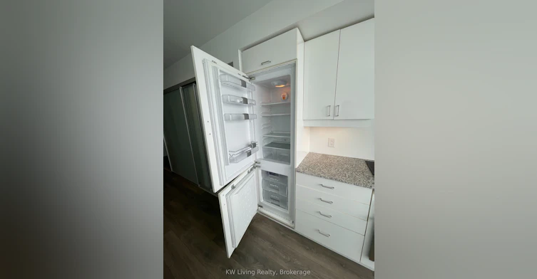 Ph301-426 University Avenue, Toronto, ON, M5G 1S9 - 9