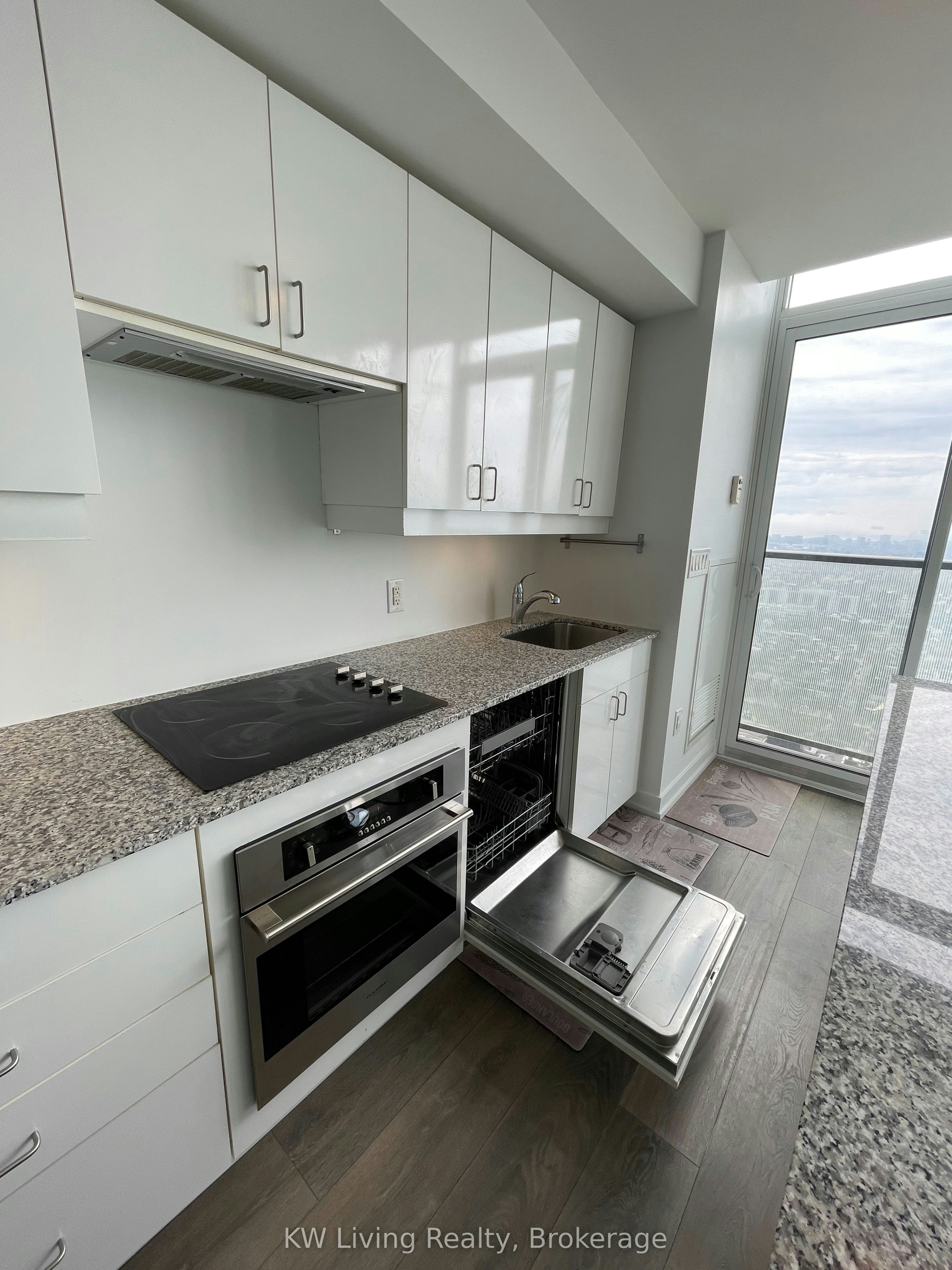 Ph301-426 University Avenue, Toronto, ON, M5G 1S9 - 10