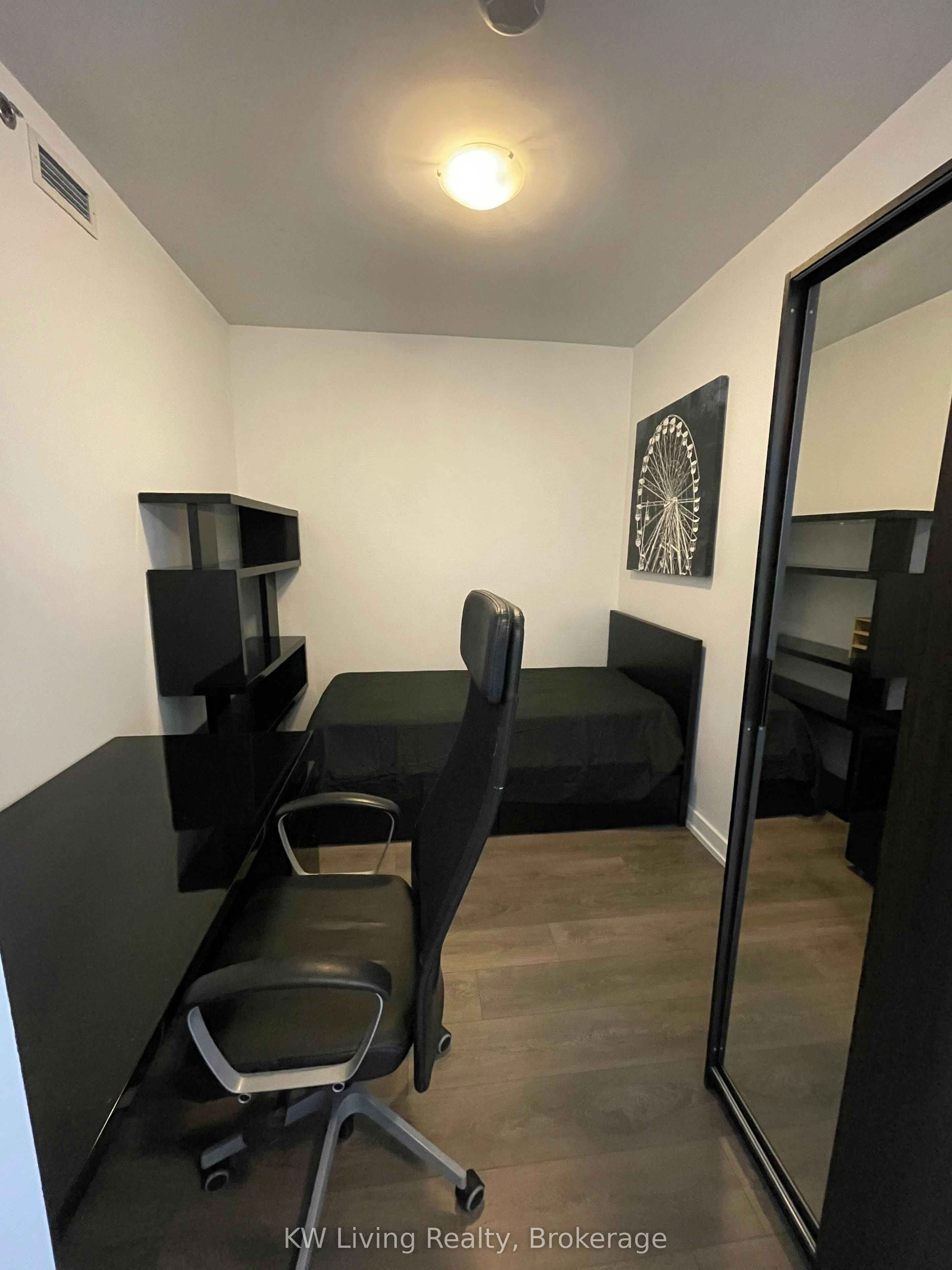 Ph301-426 University Avenue, Toronto, ON, M5G 1S9 - 5