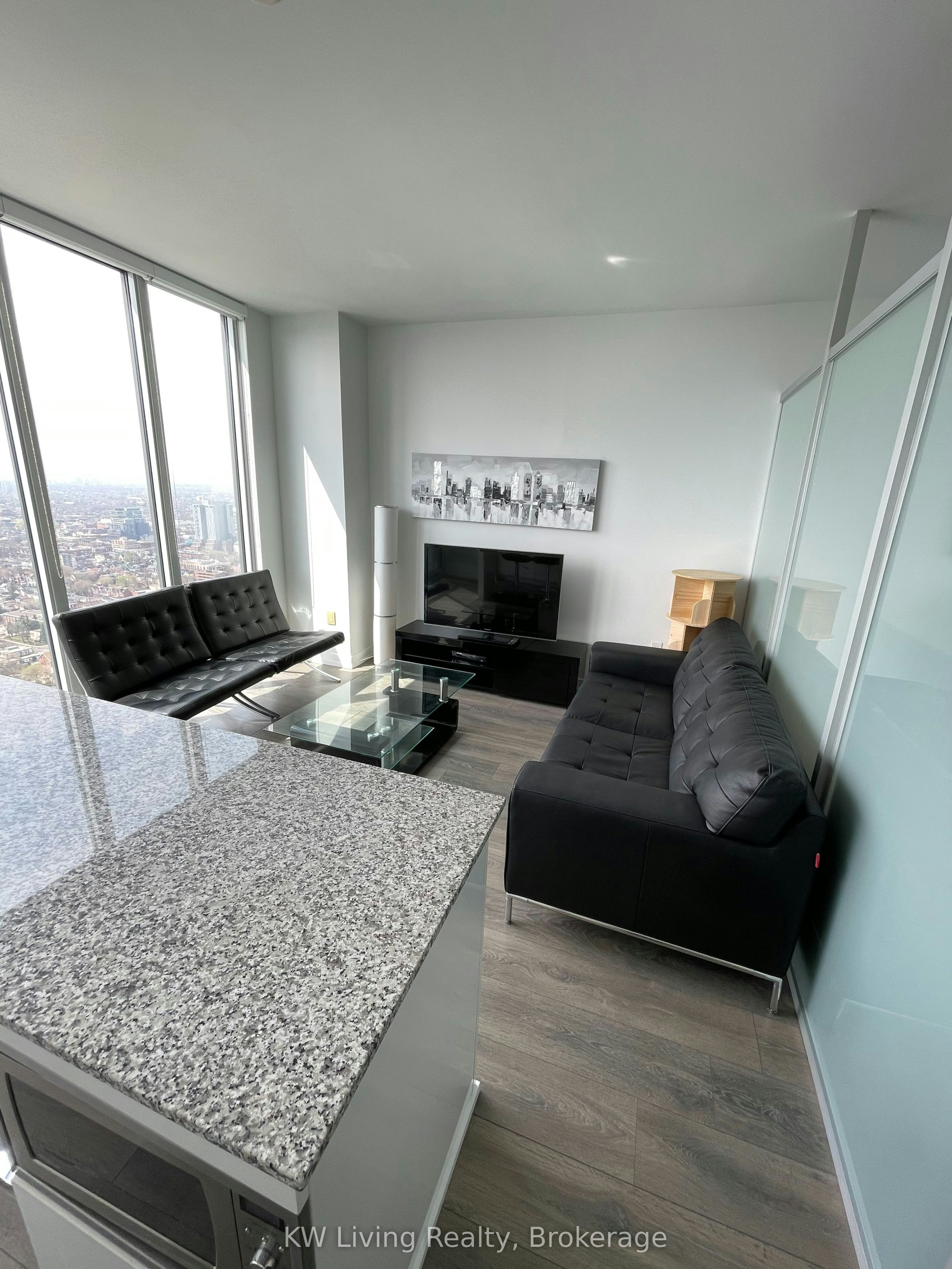 Ph301-426 University Avenue, Toronto, ON, M5G 1S9 - 14