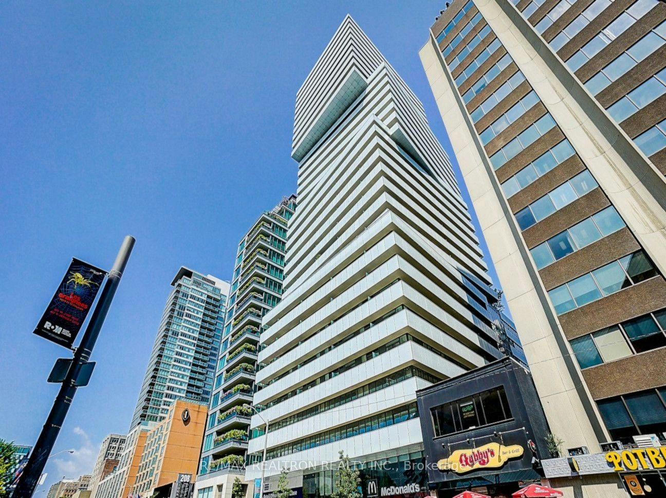 2806-200 Bloor Street W, Toronto, ON, M5S 1T8