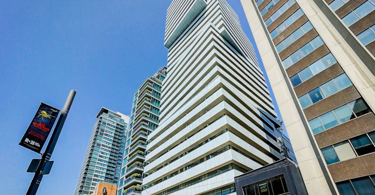 2806-200 Bloor Street W, Toronto, ON, M5S 1T8