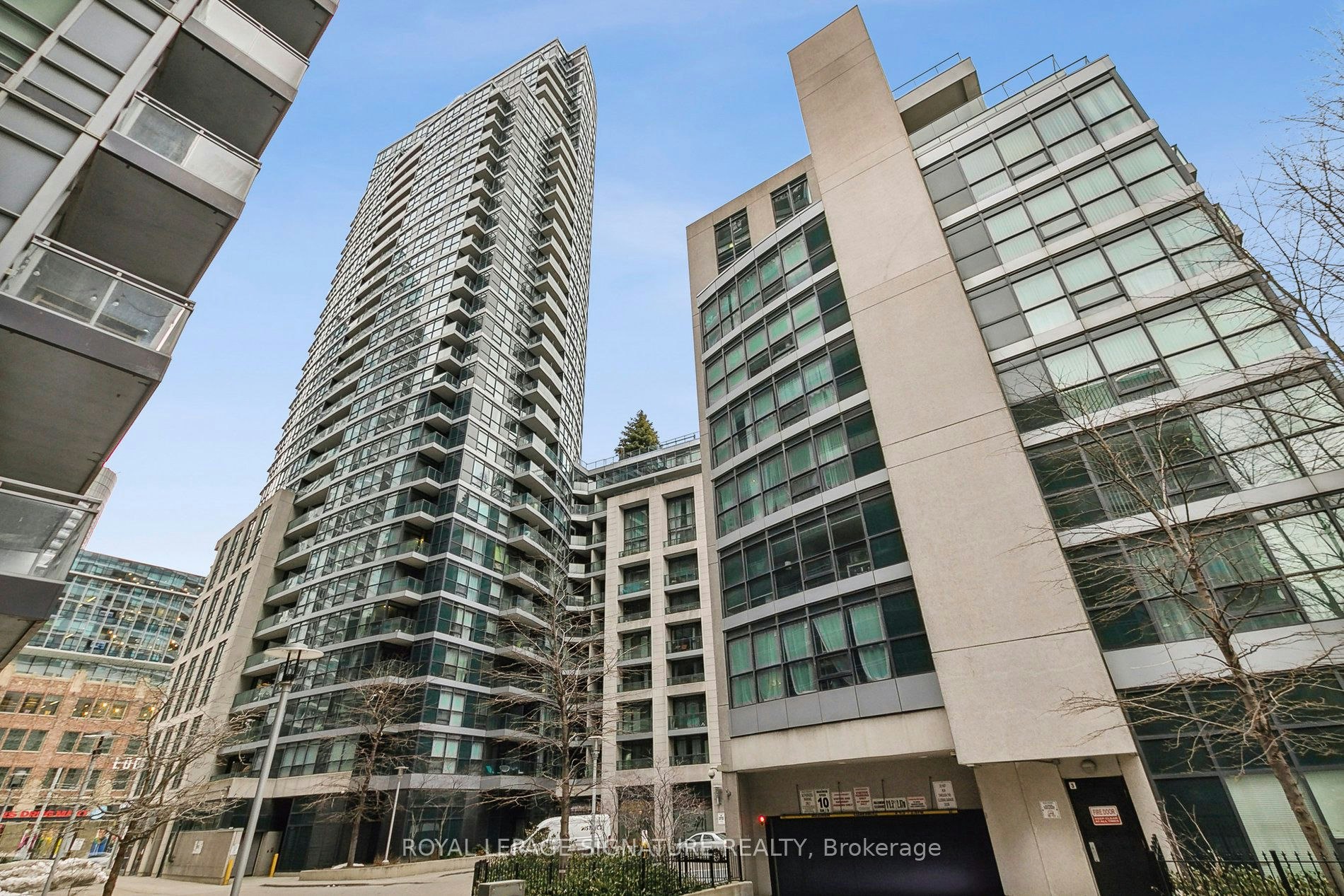 304-600 Fleet Street, Toronto, ON, M5V 1B7