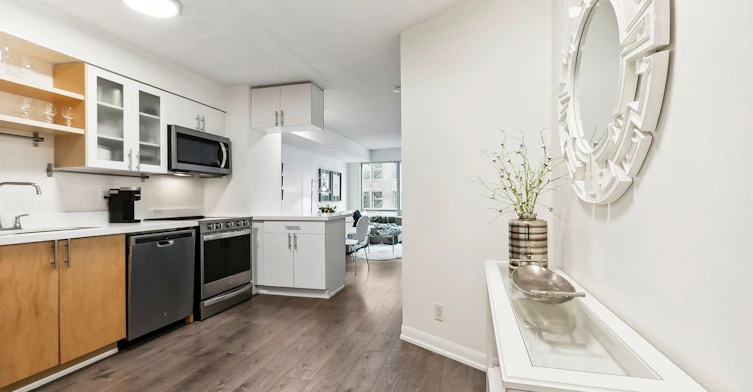 304-600 Fleet Street, Toronto, ON, M5V 1B7 - 6