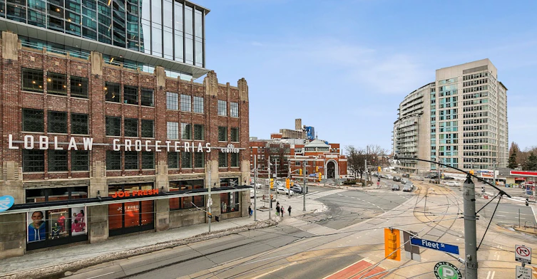 304-600 Fleet Street, Toronto, ON, M5V 1B7 - 2