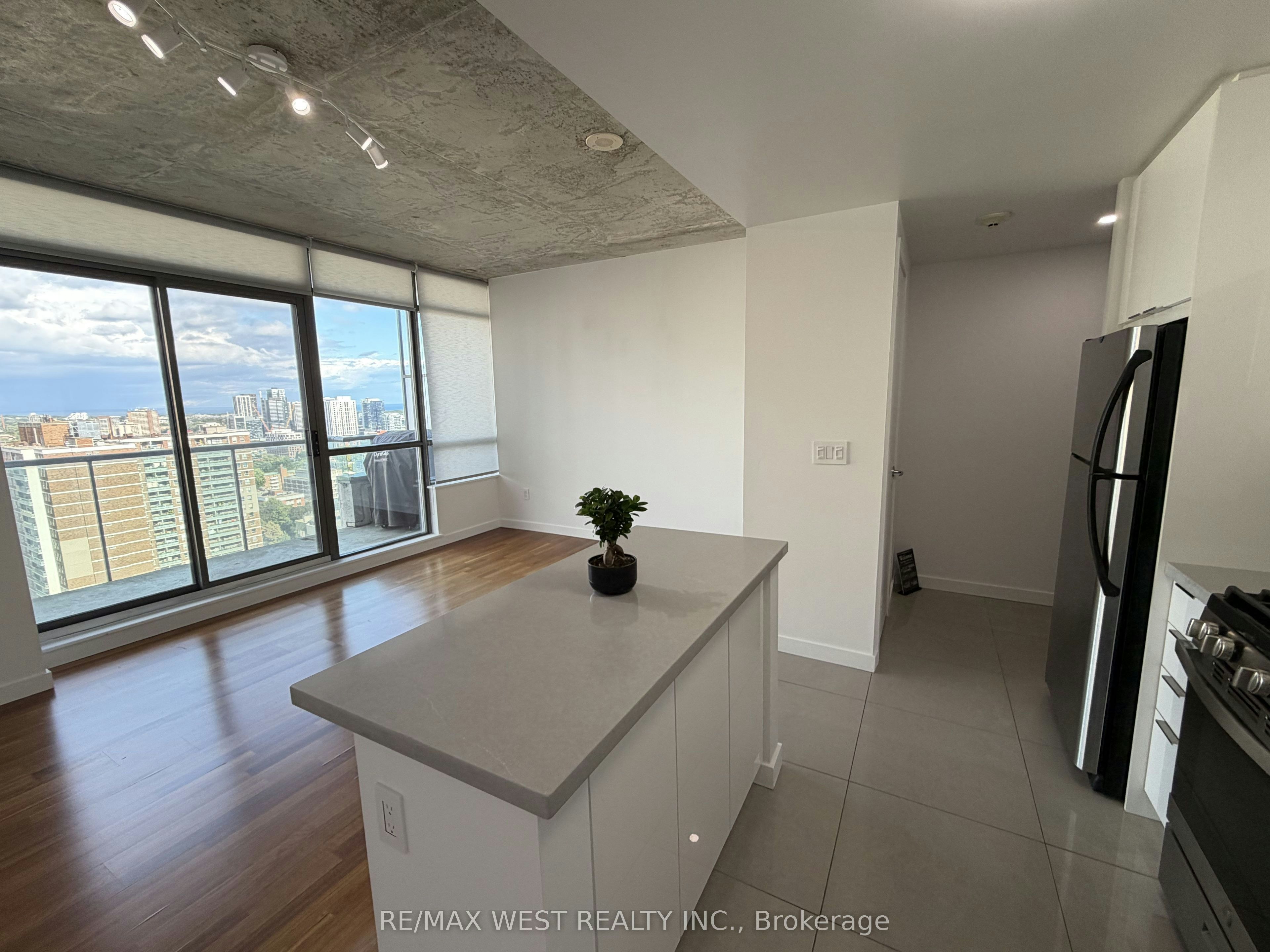 2408-281 Mutual Street, Toronto, ON, M4Y 3C4 - 6