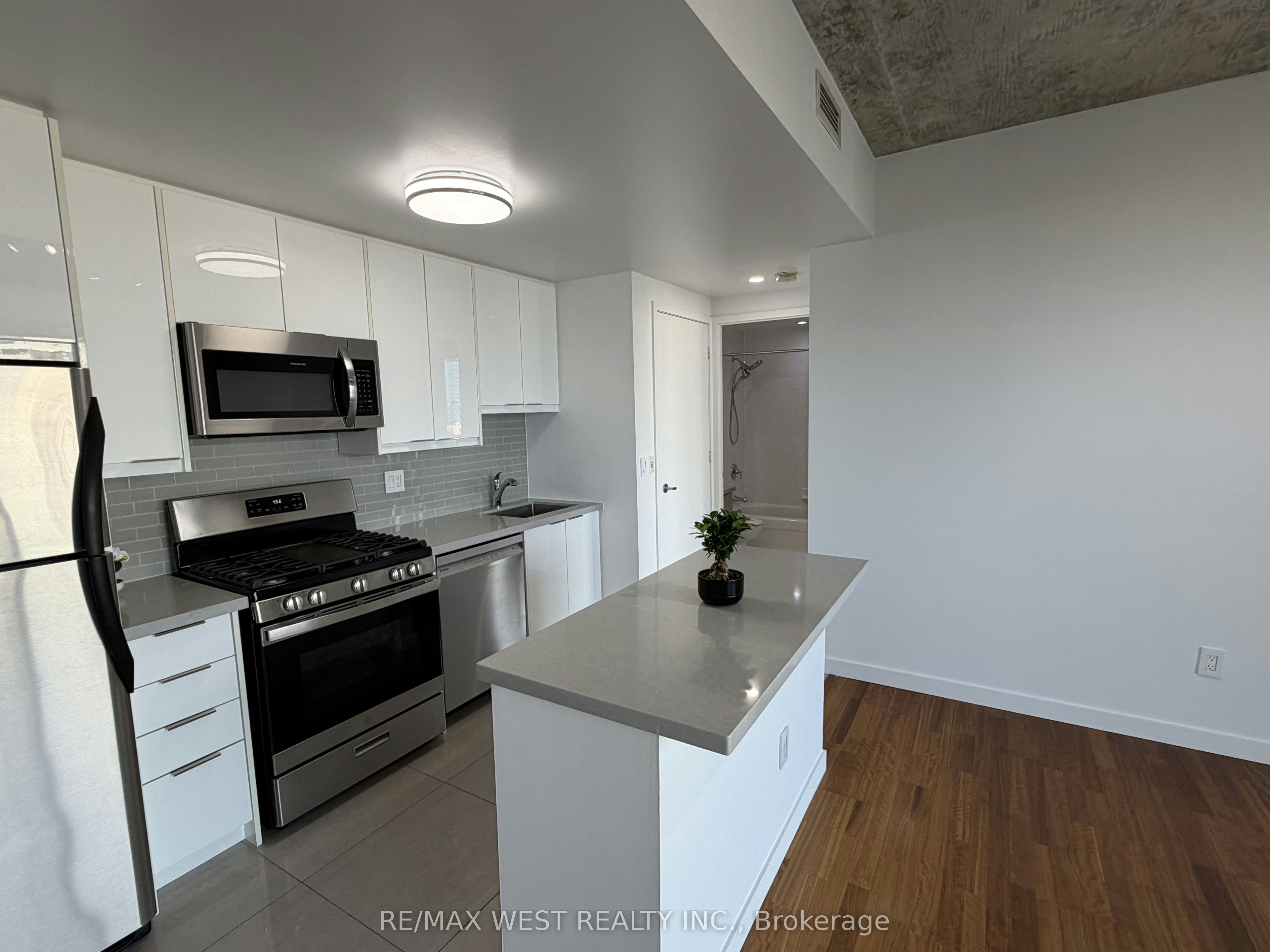 2408-281 Mutual Street, Toronto, ON, M4Y 3C4 - 2