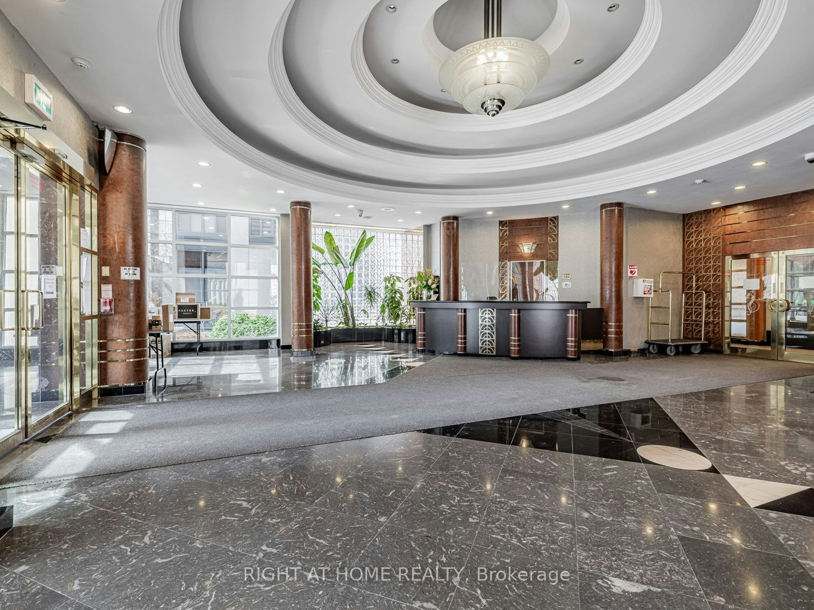 311-28 Hollywood Avenue, Toronto, ON, M2N 6S4 - 2