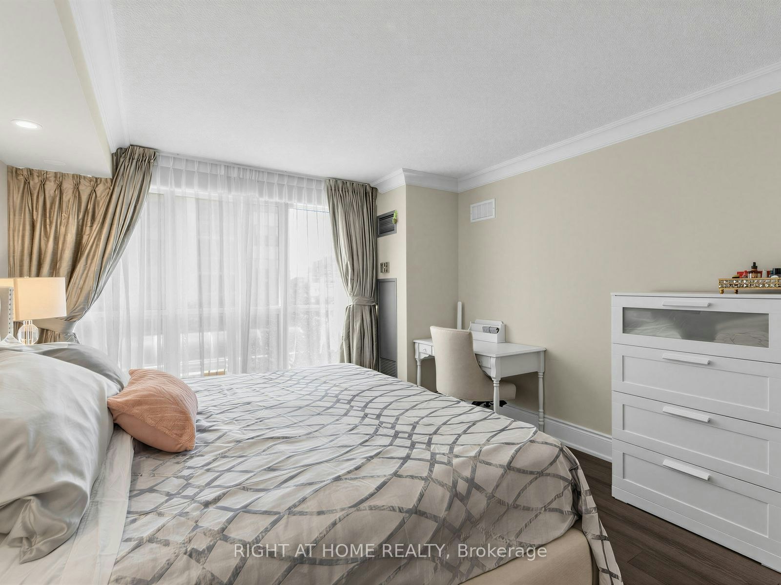 311-28 Hollywood Avenue, Toronto, ON, M2N 6S4 - 30