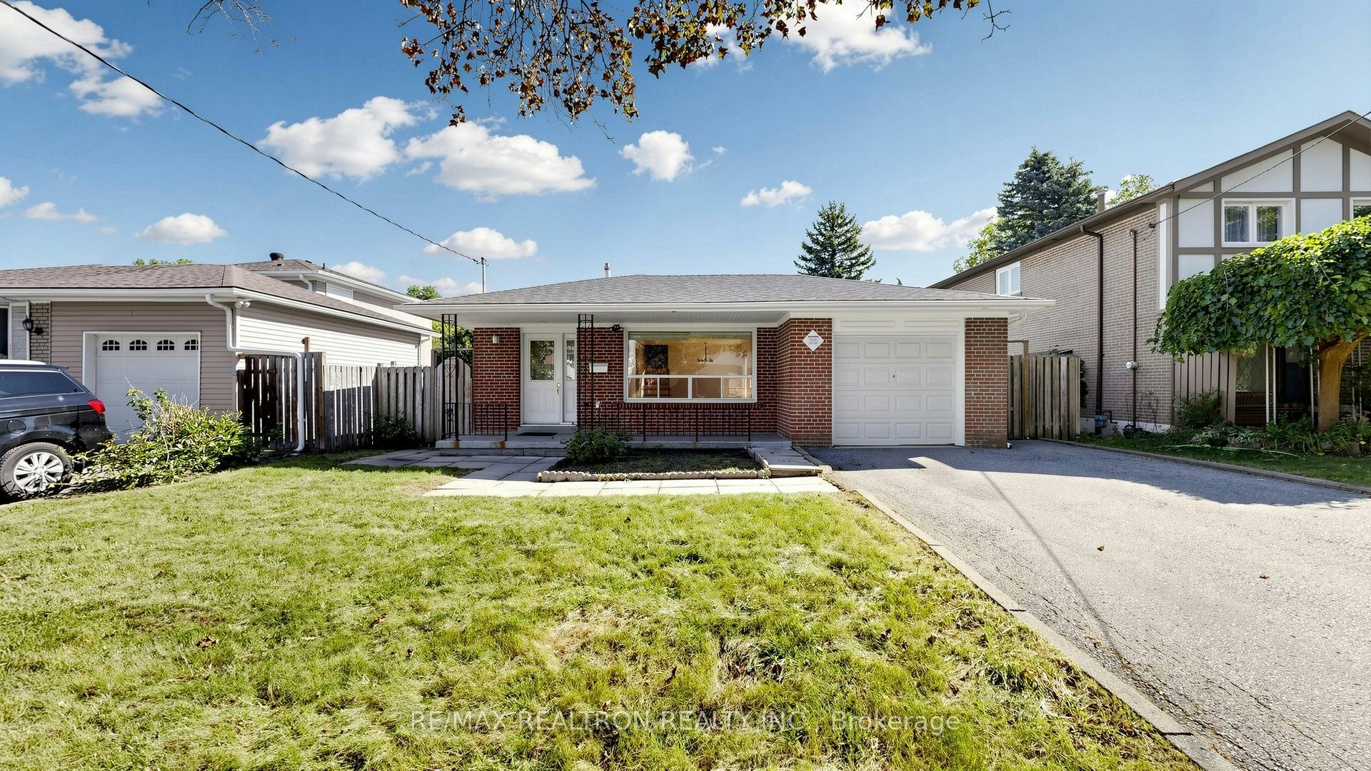 23 Lesgay Crescent, Toronto, ON, M2J 2H9