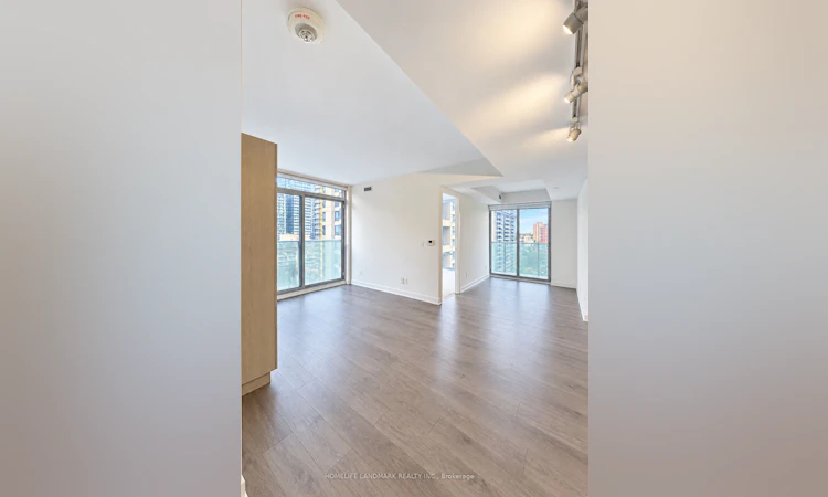 905-501 Yonge Street