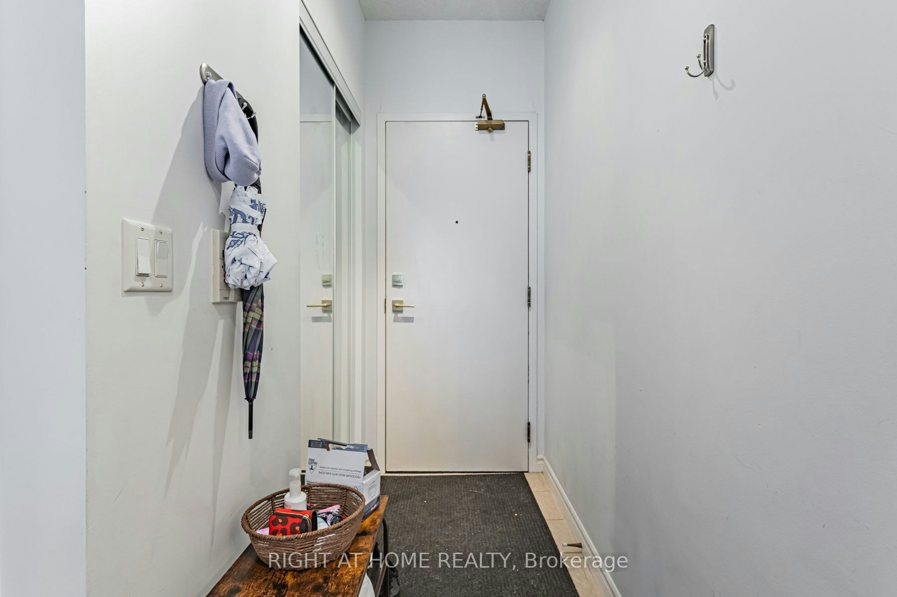 301-28 Byng Avenue, Toronto, ON, M2N 7H4 - 2