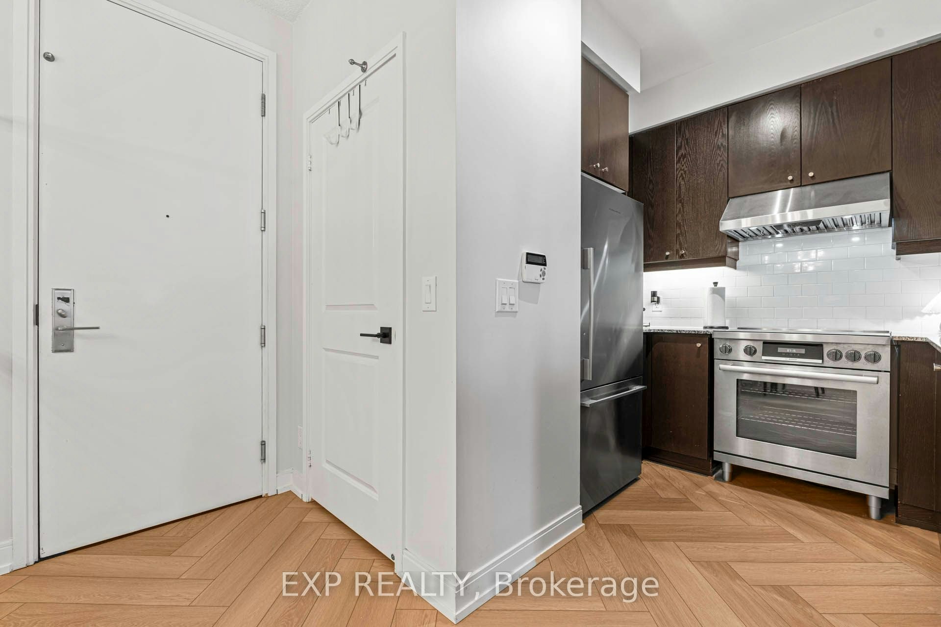 604-38 The Esplanade Avenue, Toronto, ON, M5E 1A5 - 11