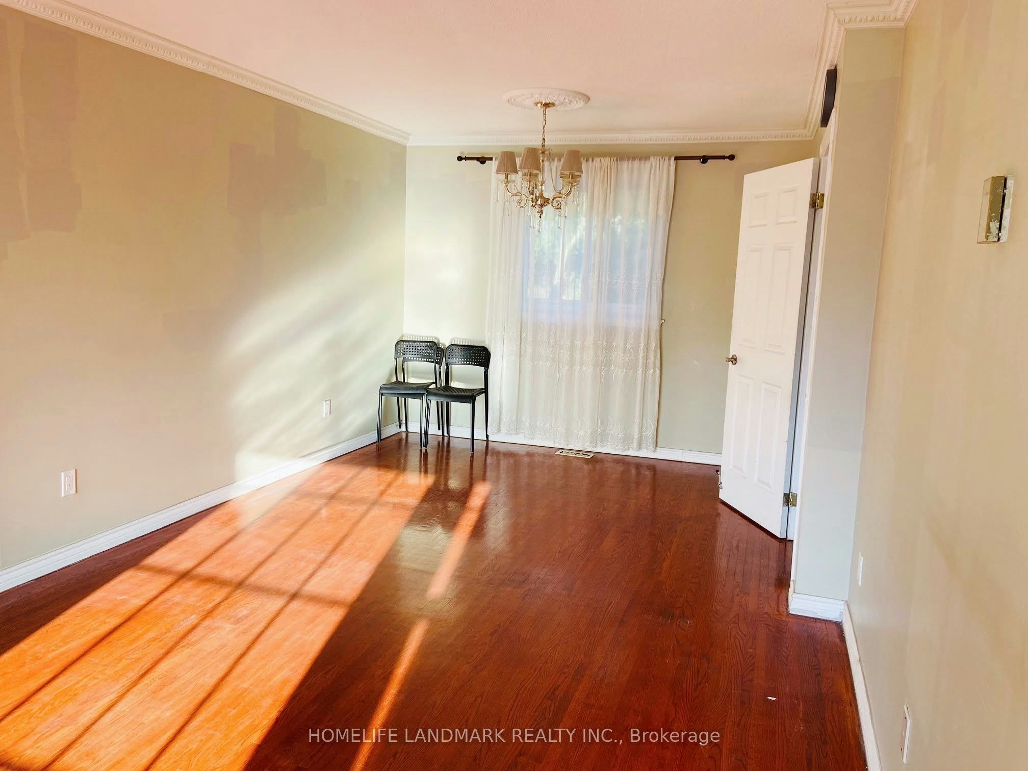12 Lehar Crescent, Toronto, ON, M2H 1J5 - 2