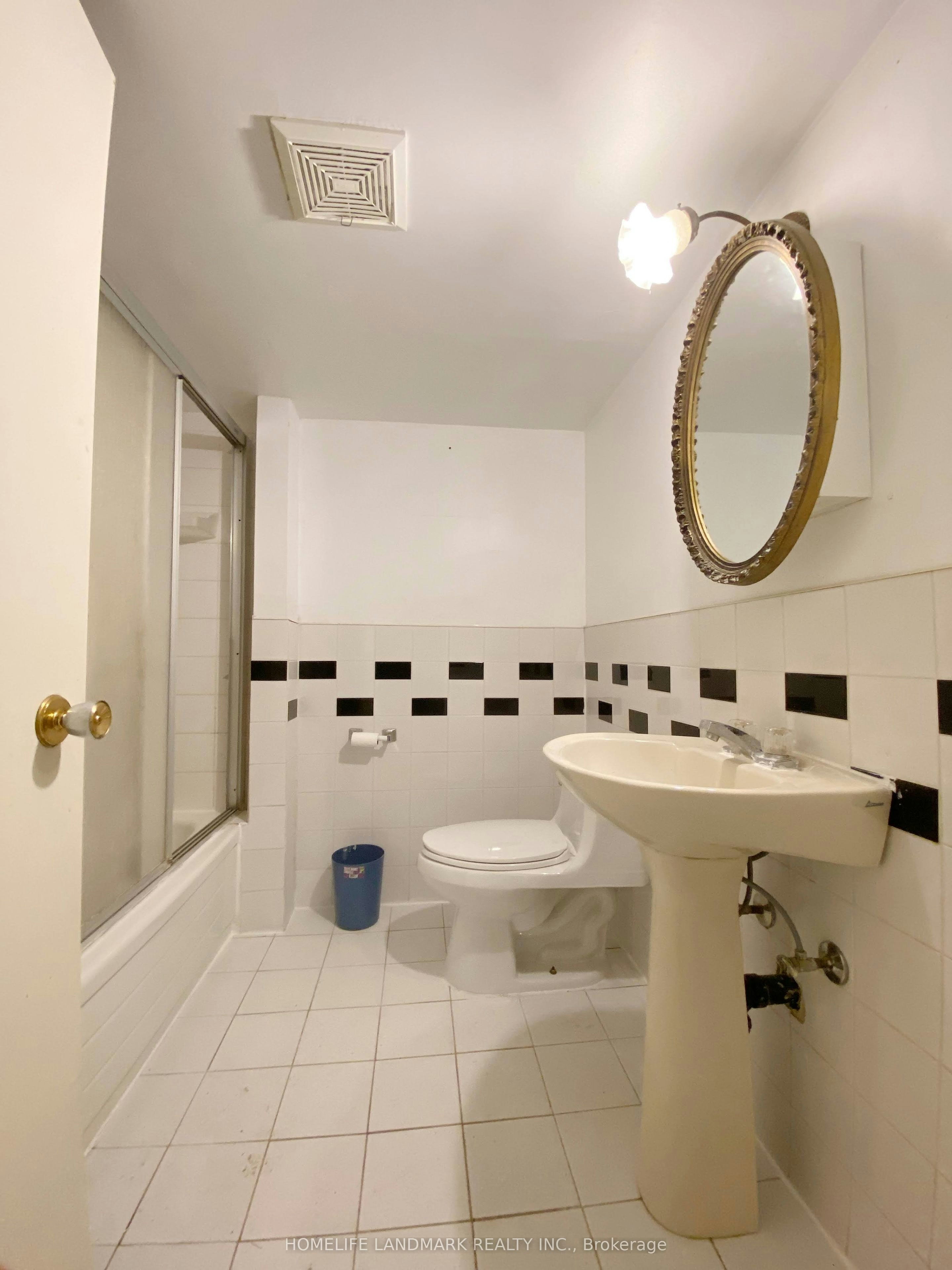 12 Lehar Crescent, Toronto, ON, M2H 1J5 - 12