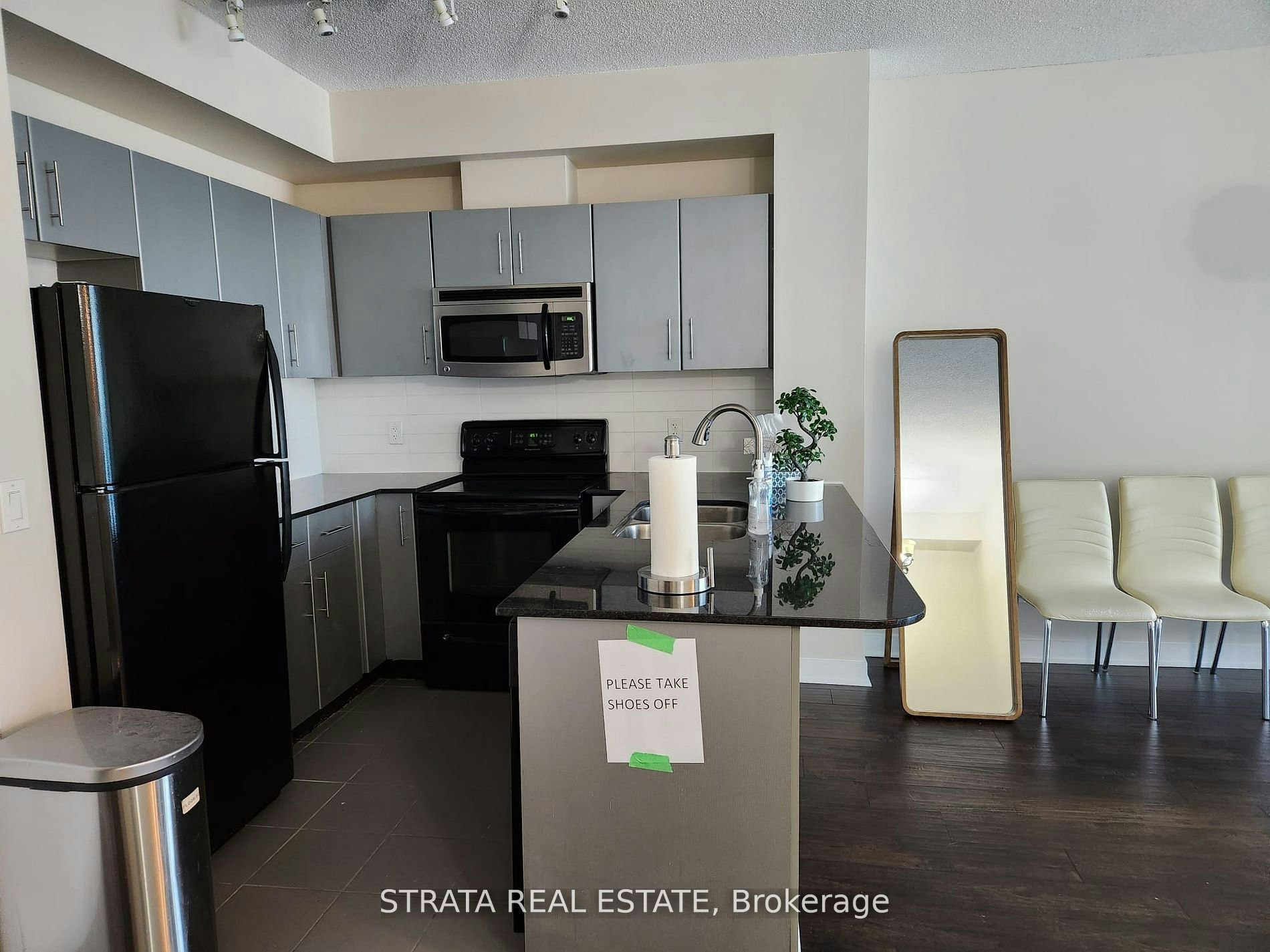 2101-12 Yonge Street, Toronto, ON, M5E 1Z9 - 3