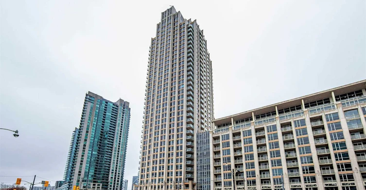 812-628 Fleet Street, Toronto, ON, M5V 1A8