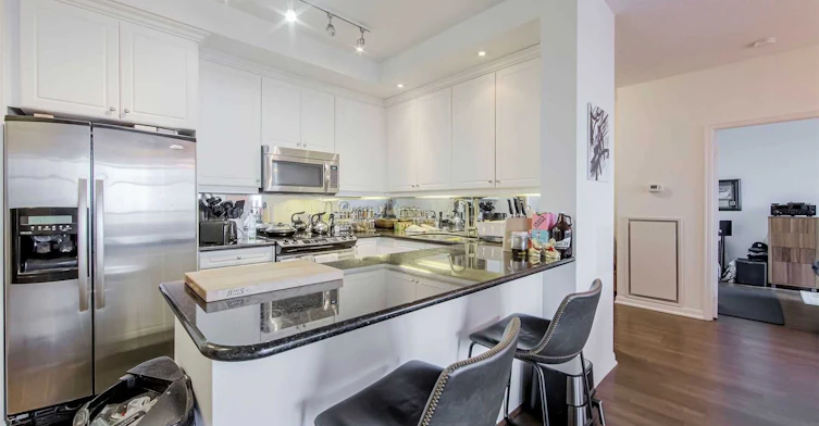 812-628 Fleet Street, Toronto, ON, M5V 1A8 - 9