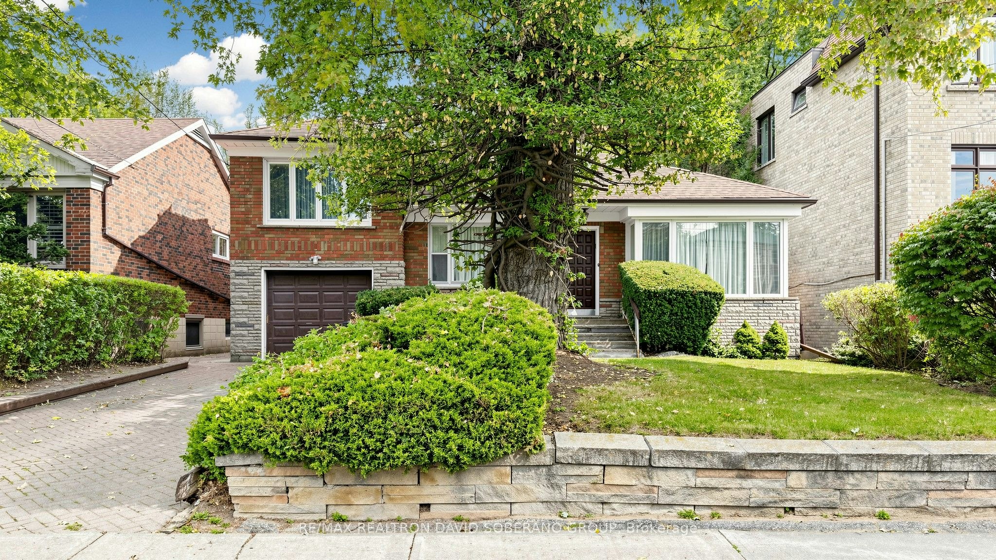 108 York Downs Drive, Toronto, ON, M3H 2G7 - 2