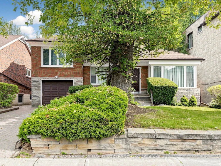 108 York Downs Drive, Toronto, ON, M3H 2G7 - 2