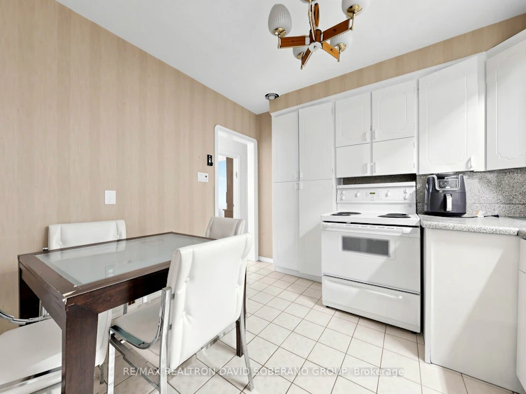 108 York Downs Drive, Toronto, ON, M3H 2G7 - 13