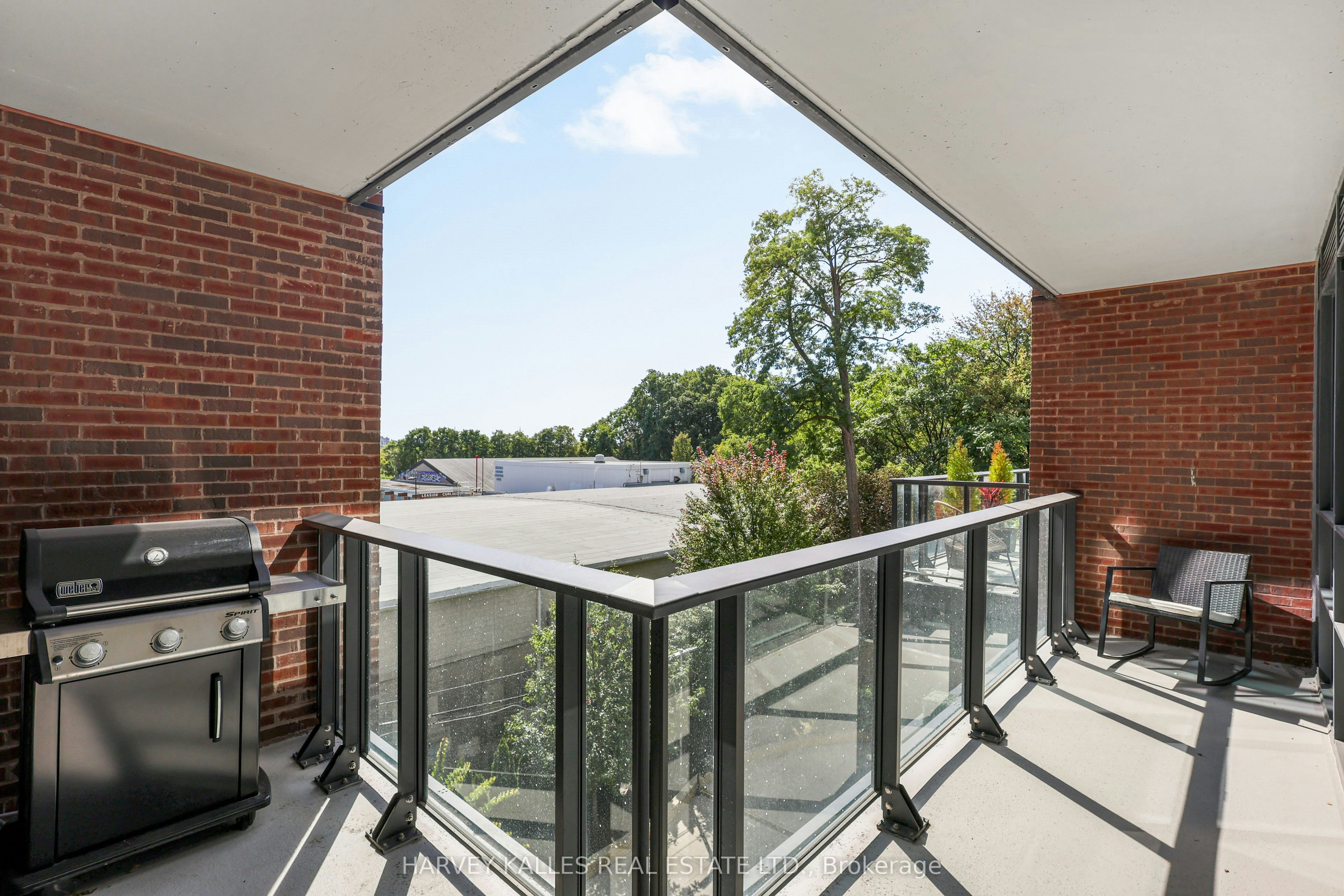401-3 Southvale Drive, Toronto, ON, M4G 1G1 - 32
