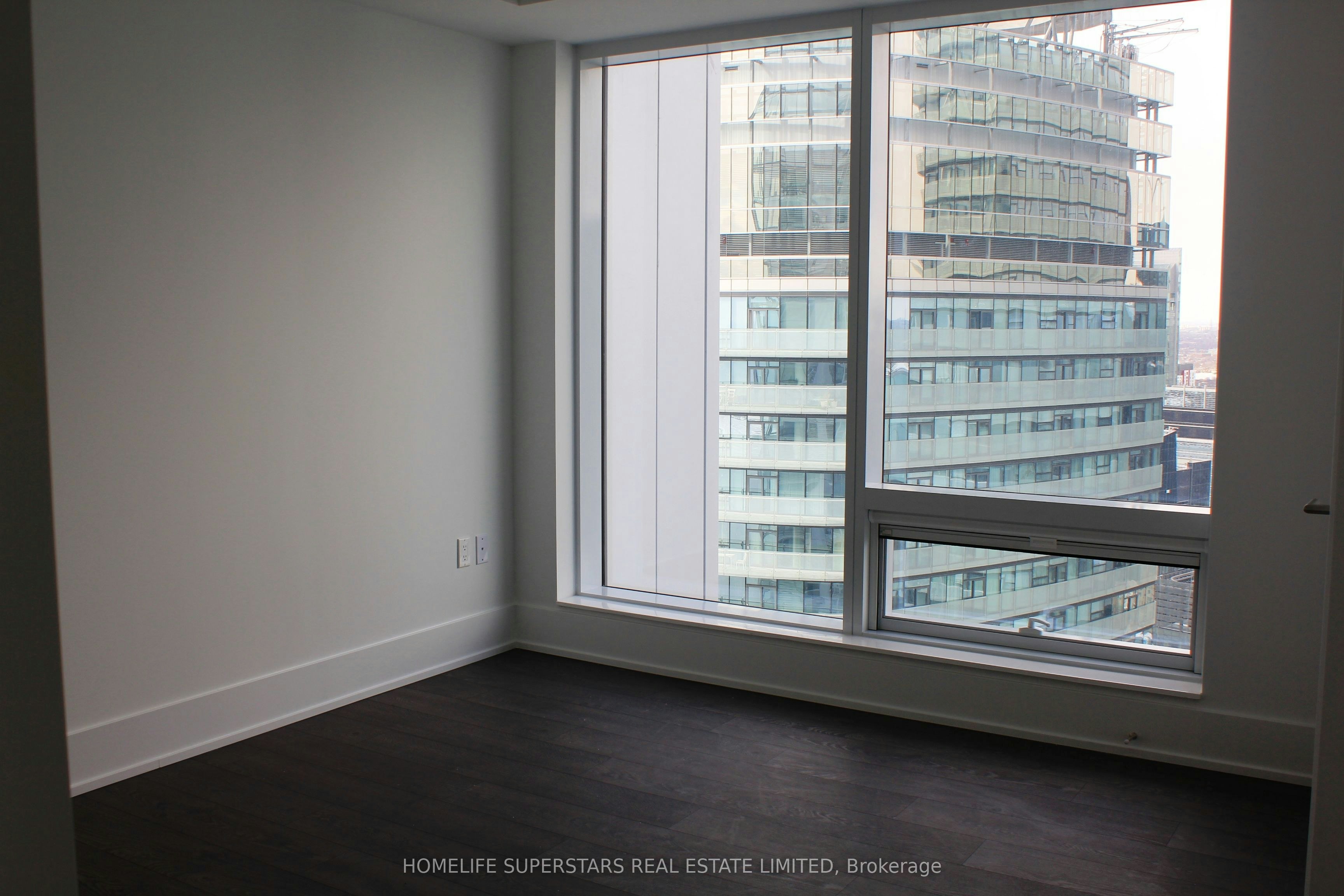 6103-10 York Street, Toronto, ON, M5J 0E1 - 5