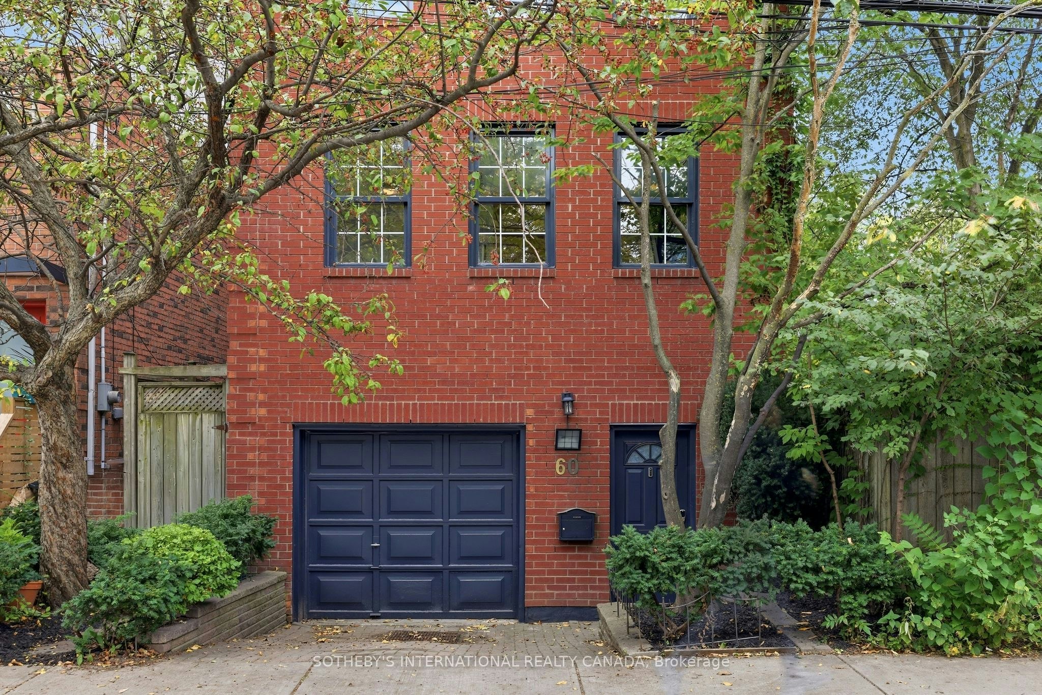 60 Poulett Street, Toronto, ON, M5A 1Z5