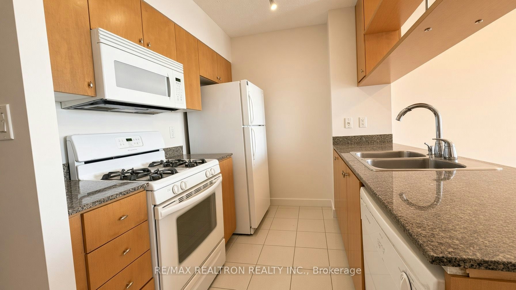 3111-10 Navy Wharf Court, Toronto, ON, M5V 3V2 - 7
