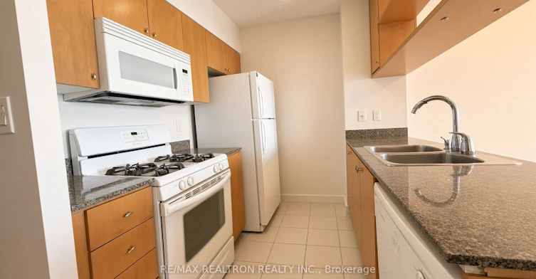 3111-10 Navy Wharf Court, Toronto, ON, M5V 3V2 - 7