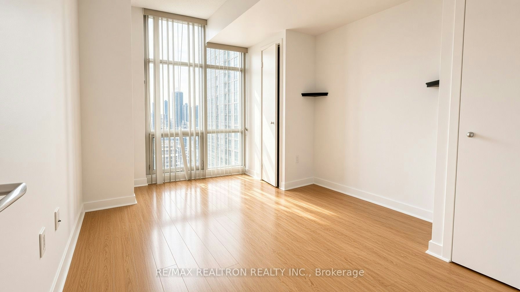 3111-10 Navy Wharf Court, Toronto, ON, M5V 3V2 - 3