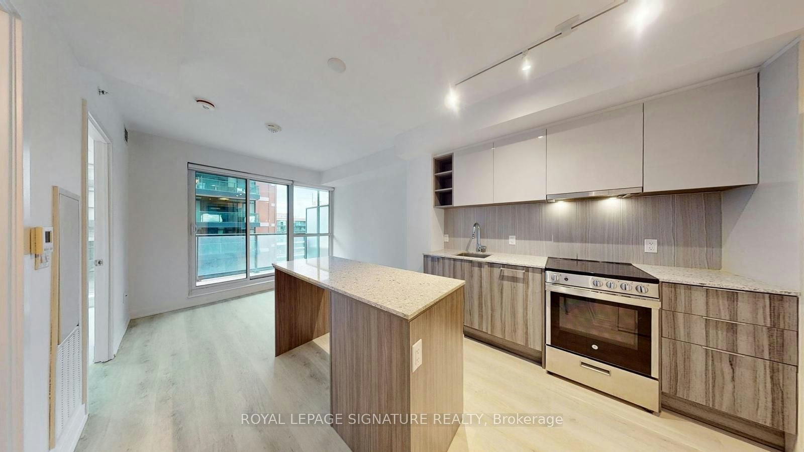 543-31 Tippett Road, Toronto, ON, M3H 0C8 - 2