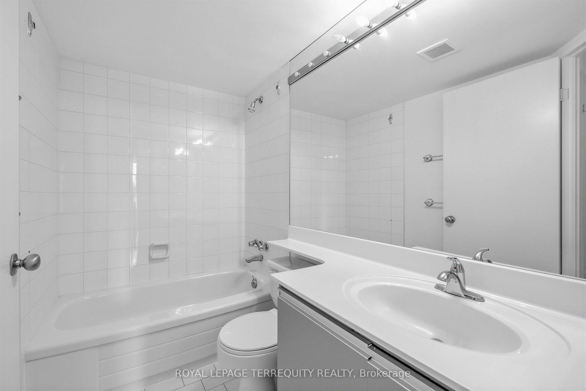210-25 Maitland Street, Toronto, ON, M4Y 2W1 - 13