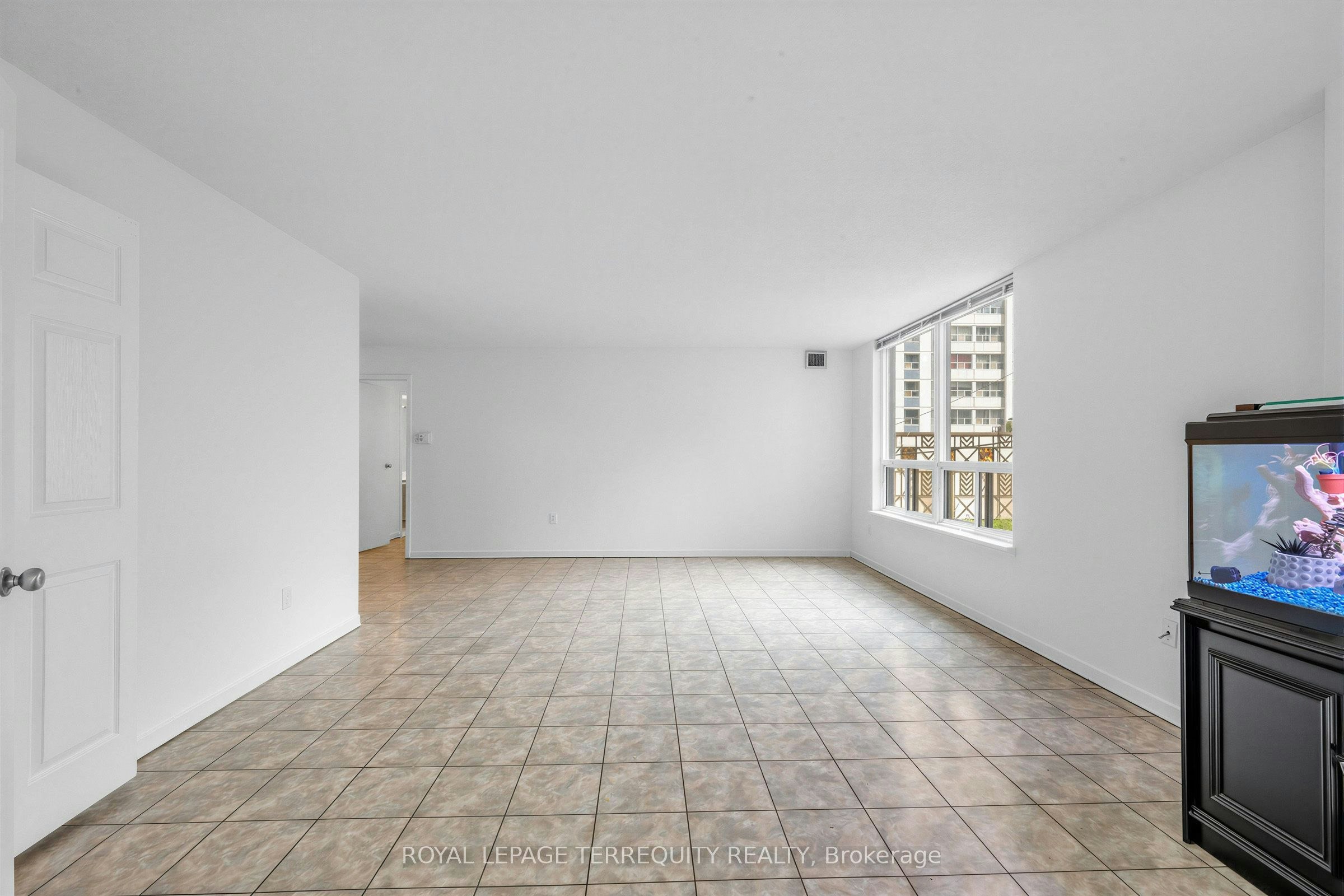 210-25 Maitland Street, Toronto, ON, M4Y 2W1 - 4