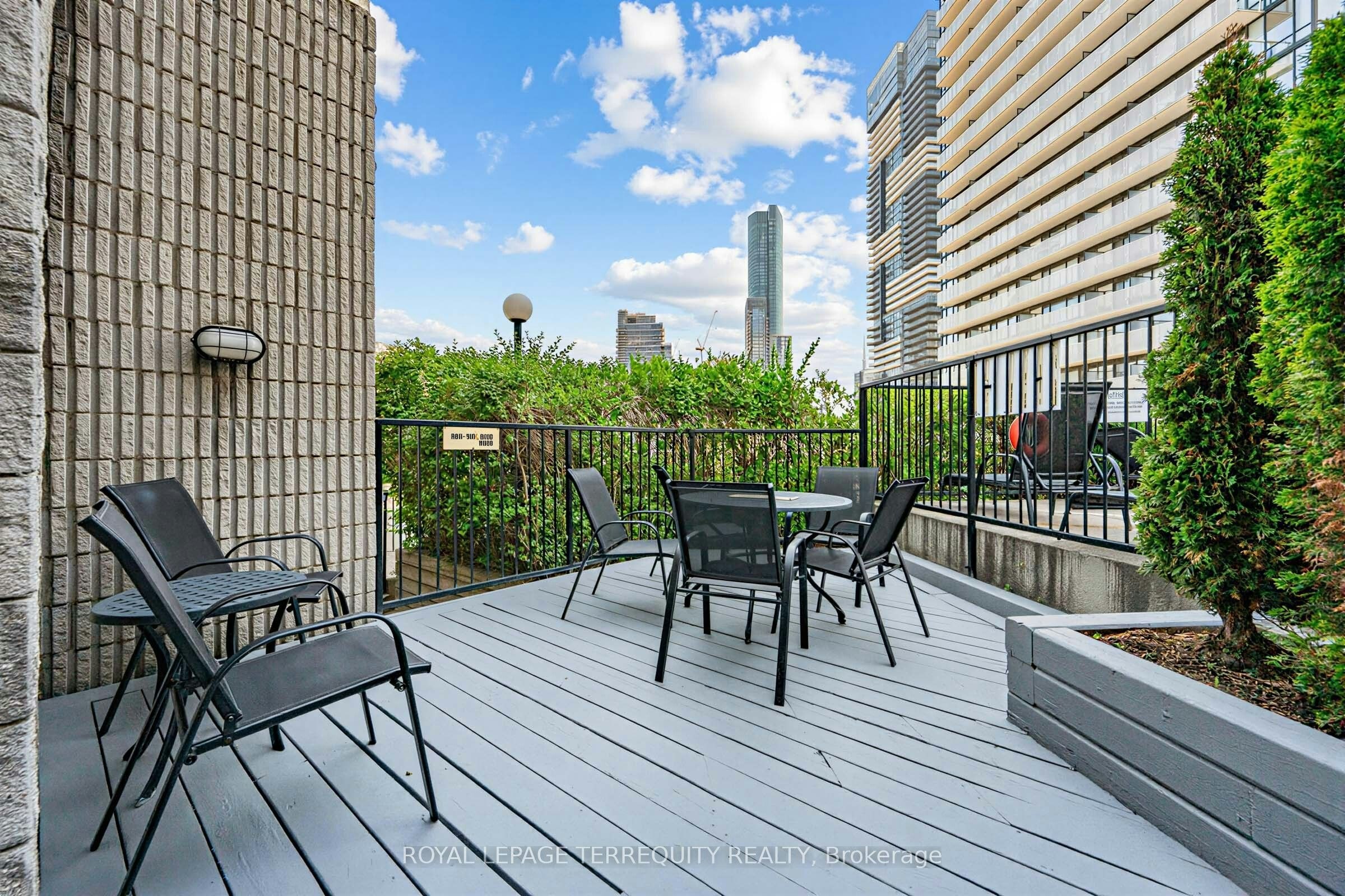 210-25 Maitland Street, Toronto, ON, M4Y 2W1 - 20