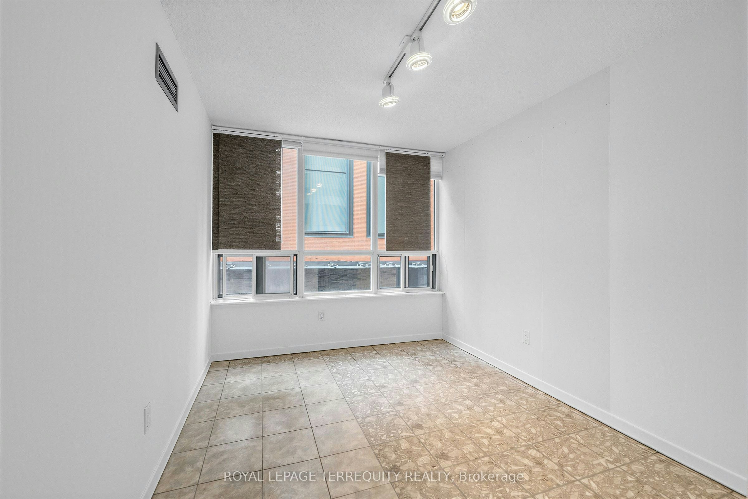 210-25 Maitland Street, Toronto, ON, M4Y 2W1 - 15
