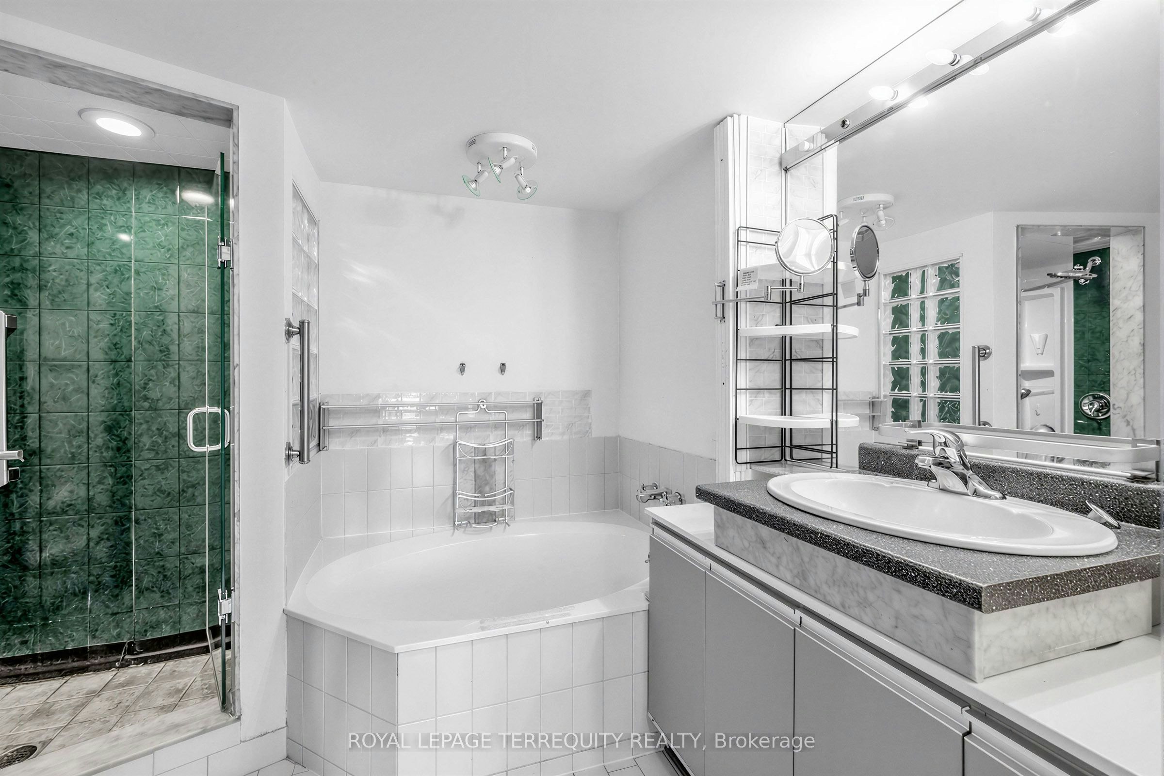 210-25 Maitland Street, Toronto, ON, M4Y 2W1 - 10